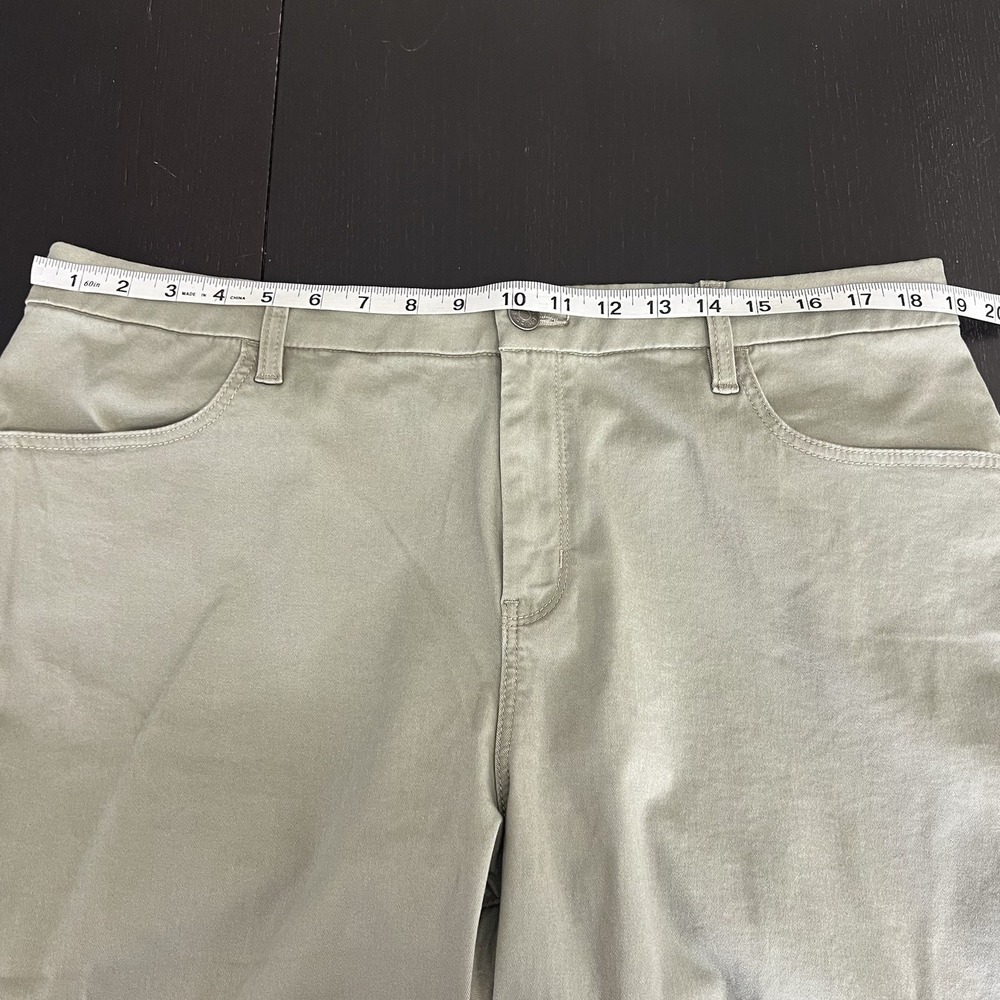 Chicos Girlfriend Slim Leg Capri Crop Pants Size 3 Perfect Stretch Green NEW - Picture 8 of 12